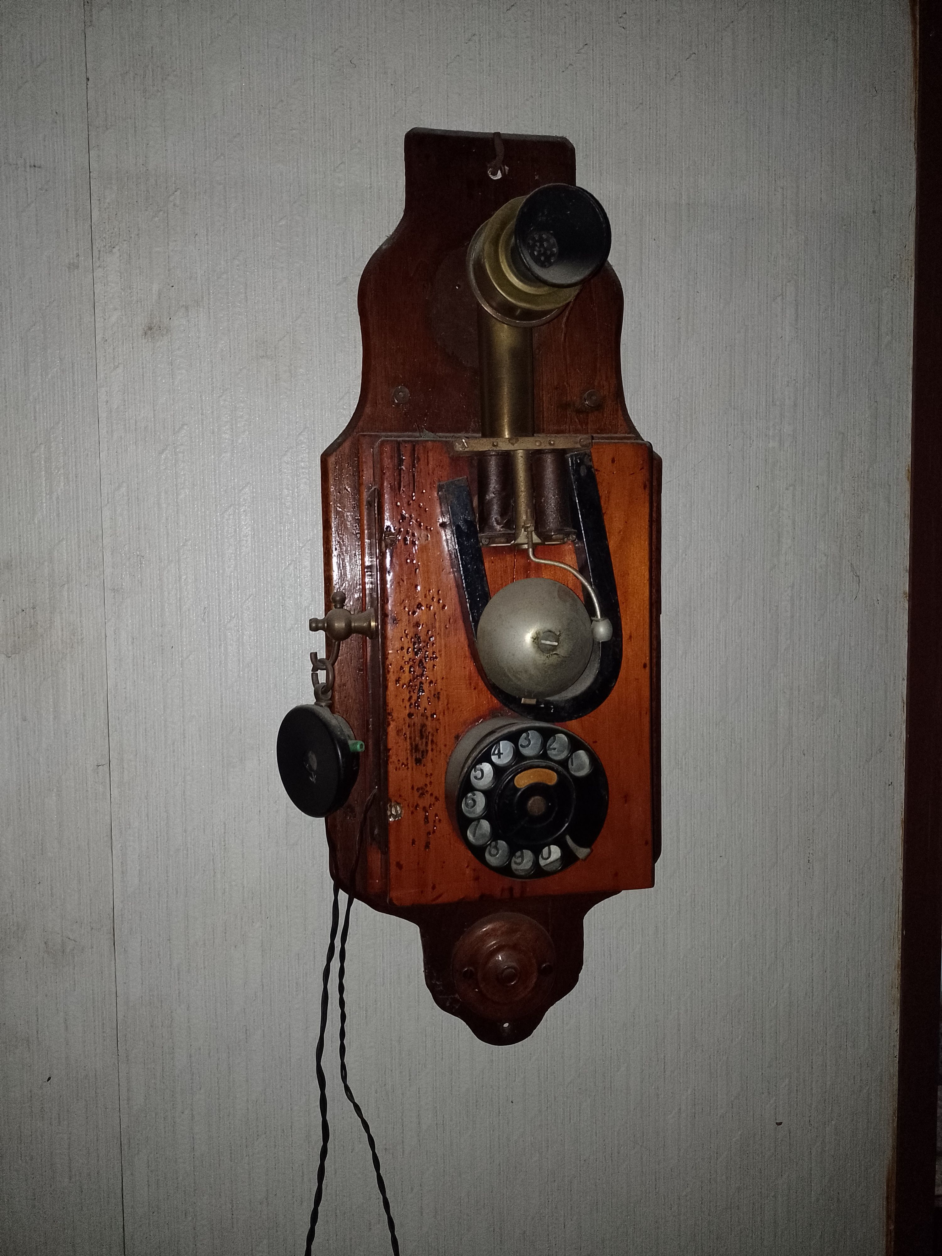 Antiguo teléfono Ericsson AB 230.